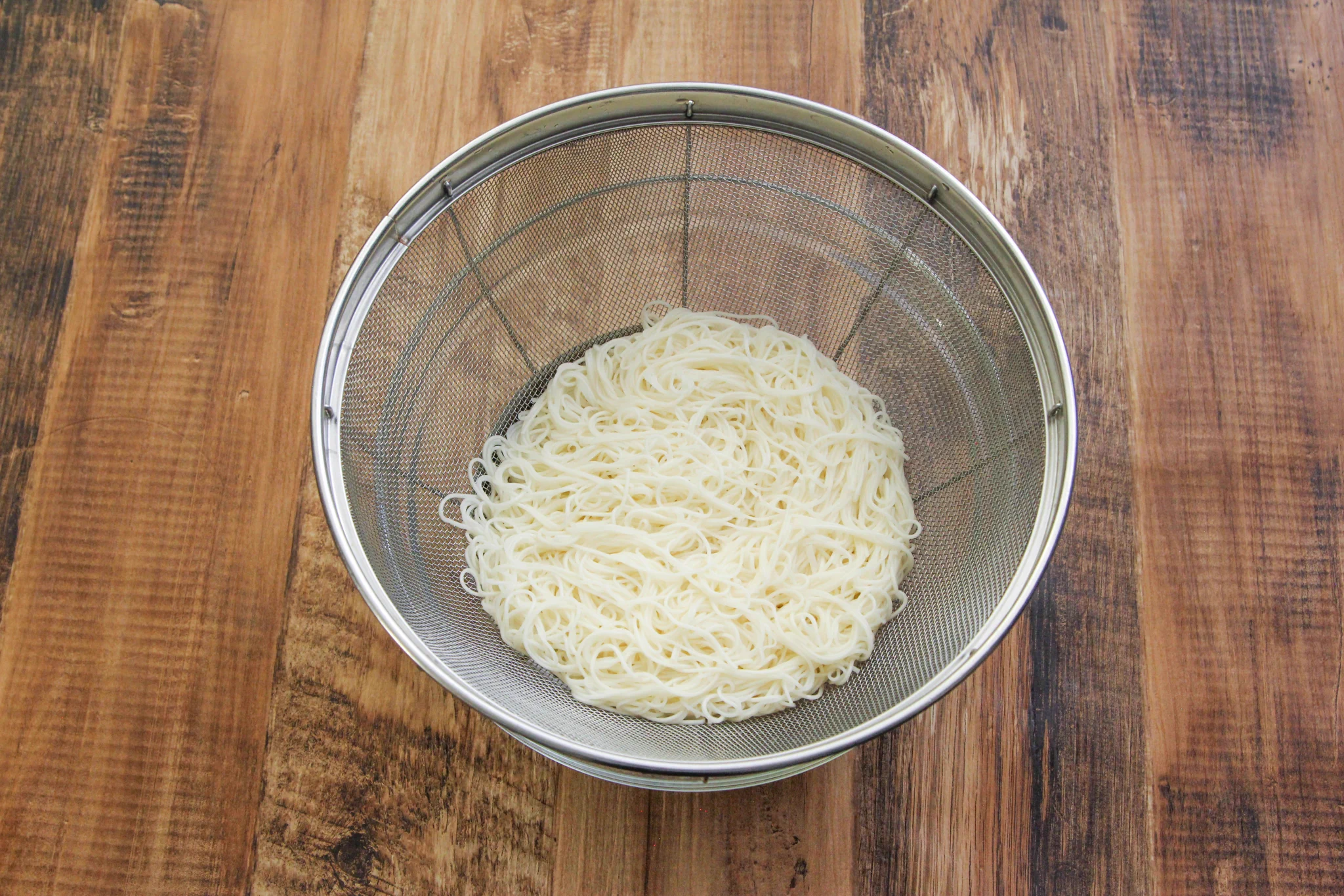 気温が上がってくるこれからの季節にぴったりそう！素麺を使った油そば風レシピ！