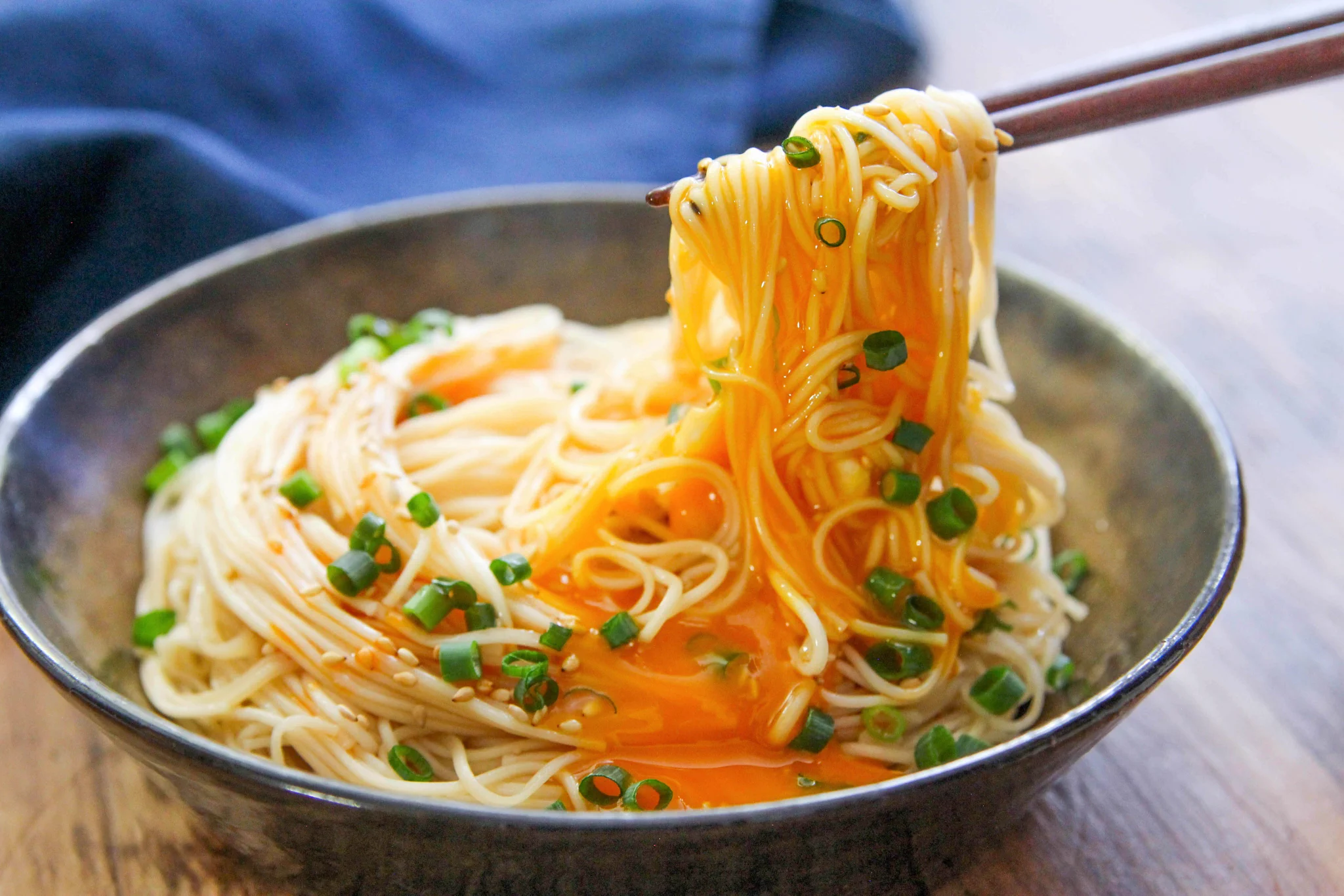 気温が上がってくるこれからの季節にぴったりそう！素麺を使った油そば風レシピ！