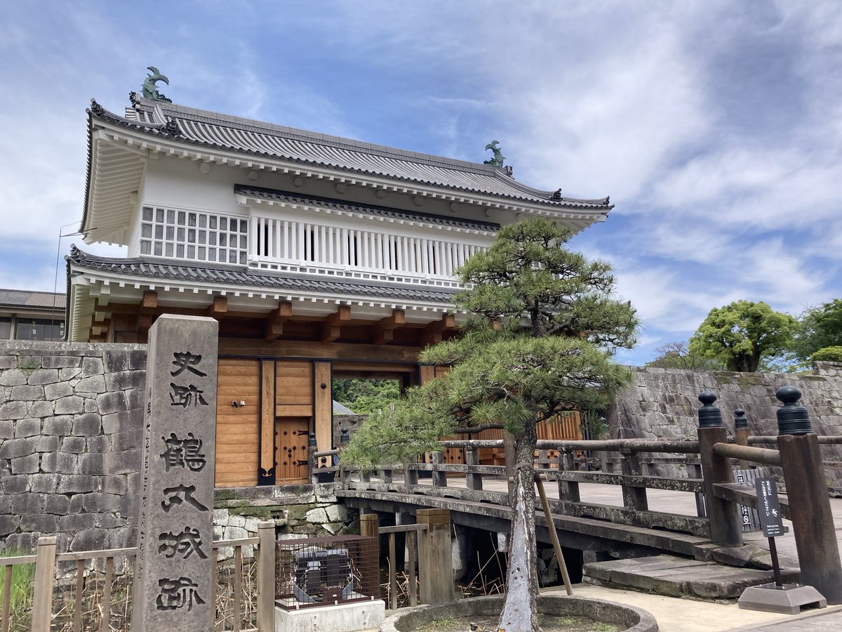 isular1204's tweet photo. 鹿児島県の鶴丸城を見てきました
歴史資料館のボリュームが凄すぎて入場料400円で2時間半も楽しめてしまった
大きな門は2年前に再建されたばかりでピカピカだけど石垣は西南戦争で政府軍から受けた弾痕が残っていたりとかなり満足できました☺️
鹿児島、恐るべし https://t.co/lBaqiu0inb