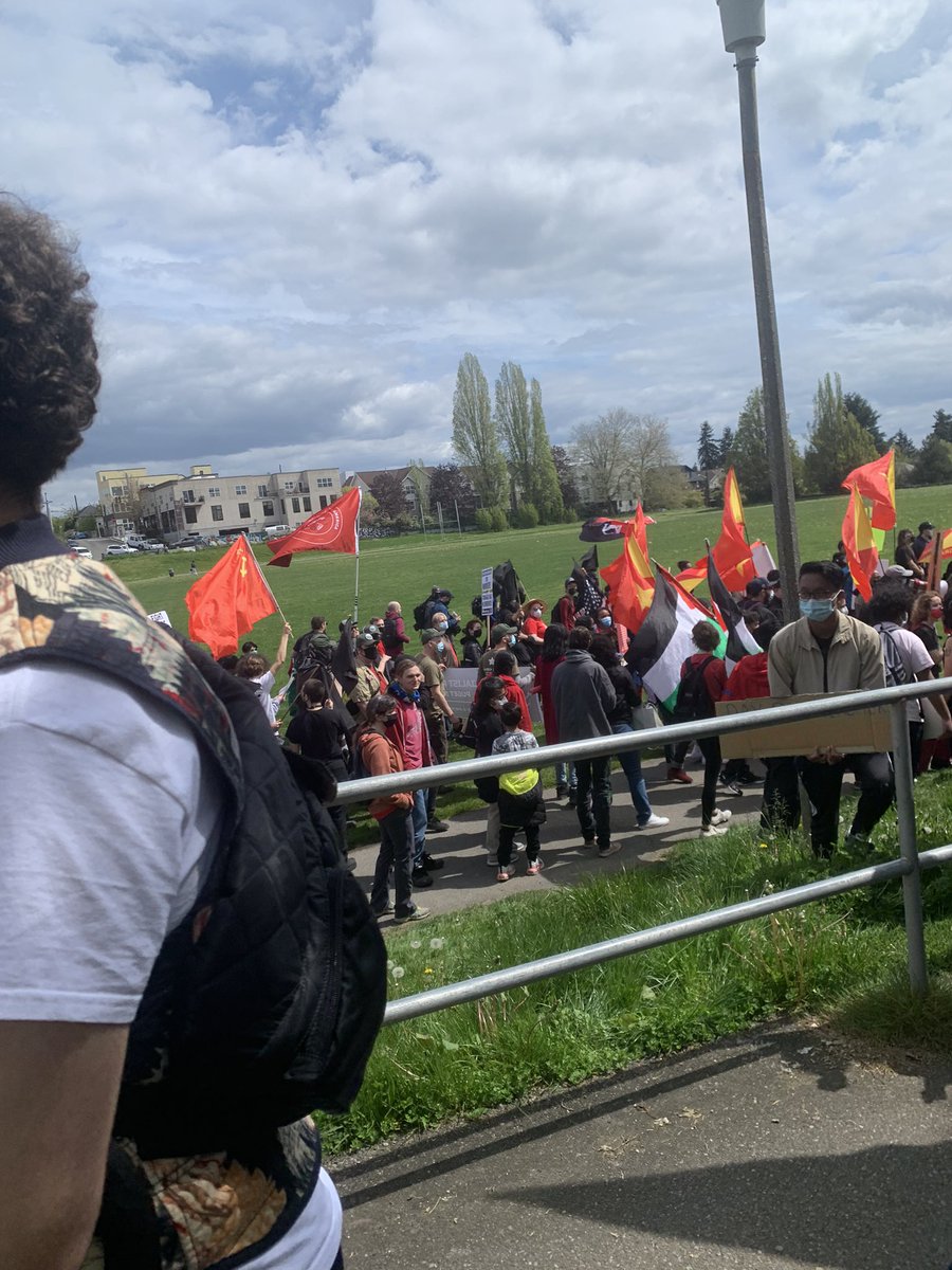 aplpnw's tweet photo. #MayDaySeattle
Long Live Proletarian Internationalism! https://t.co/xTmiyqJHgm
