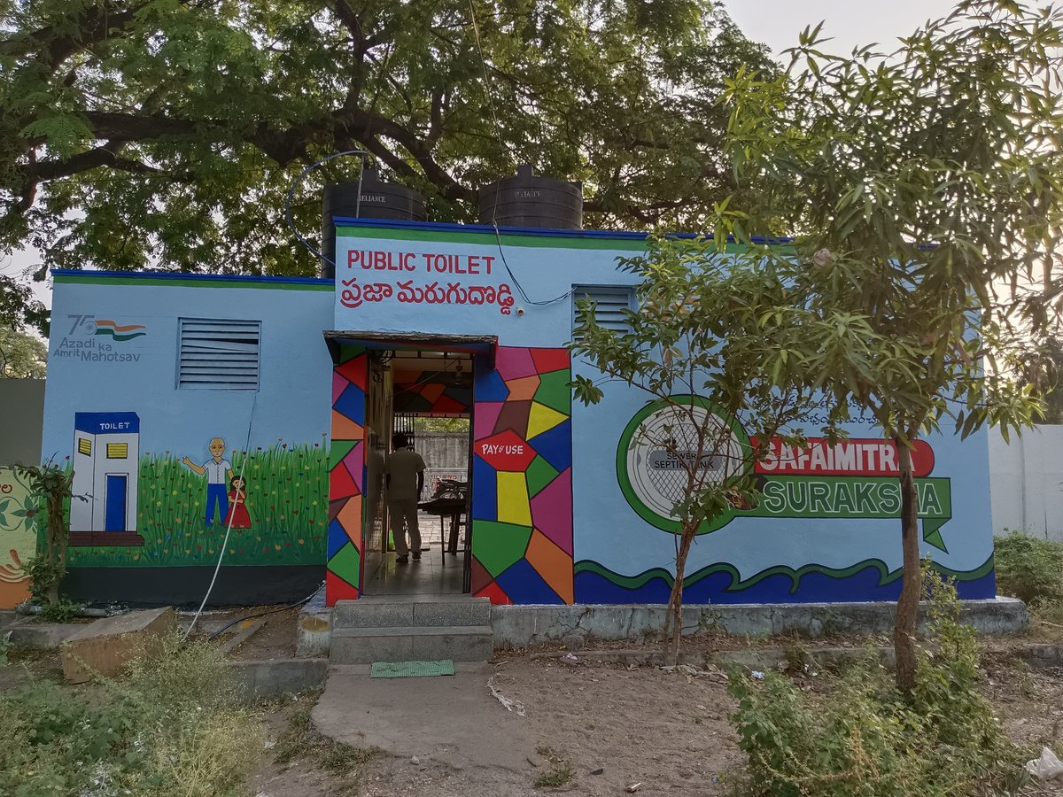 sanitationmck's tweet photo. Municipal corporation Karimnagar is painting public toilets to achieve water plus status City by MoUHA #SwachhSurvekshan2022 @MC_Karimnagar @Mayor_KNR @Collector_KNR @arvindkumar_ias @KTRTRS @RoopaMishra77 @cdmatelangana @aclb_knr @Chary_VSC @SwachhBharatGov @GKamalakarTRS https://t.co/LJk8LdhNCZ