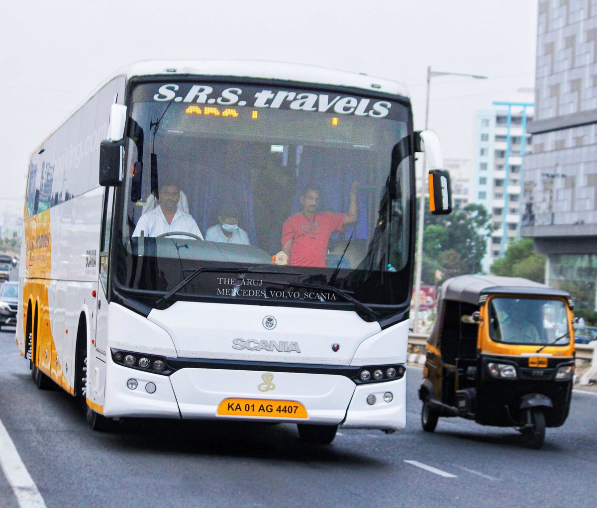 ARUJ_GURAV's tweet photo. SRS SCANIA MULTIAXLE AC SEMI SLEEPER RUNNING ON MUMBAI-BANGALORE ROUTE .
.
.
.
. 

#pune #kolhapur #mumbai #scania #karnataka #bangalore #bengaluru  #travel #tourism #Telangana #Maharashtra #bus #PhotoOfTheDay #photography #india #BusSimulator21 #scania #volvo #VolvoIndia #ac https://t.co/lc4VNCdrCb