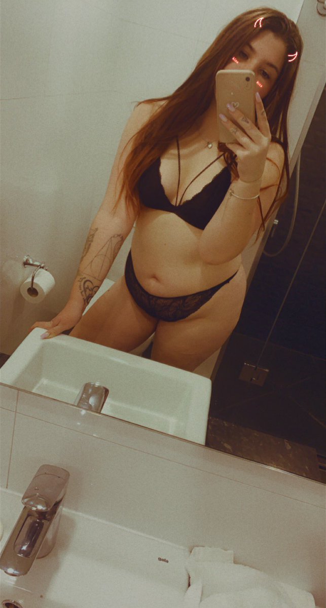 onlyfans.com/hannah.Rickerby I do private customs pics and vid’s 😘😘