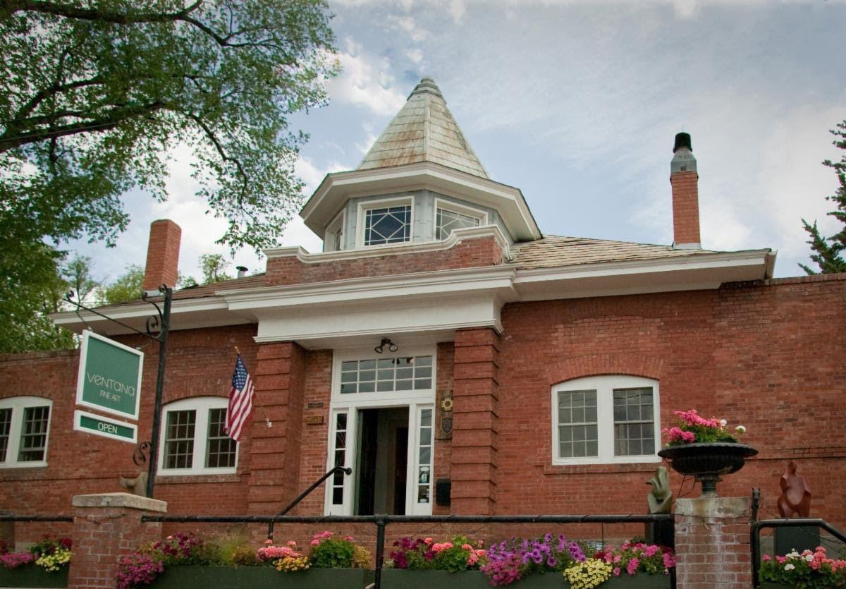 ventanafineart's tweet image. NEXT WEEKEND! We can't wait! John Axton, Nigel Conway, Barry McCuan, Marshall Noice, Rebecca Tobey, Brittany Weaver, Roger Williams, and Lynne Windsor, will all be working in Ventana’s sculpture gardens for the 2022 Canyon Road Spring Art Festival on Saturday, May 7 from 11am-3pm