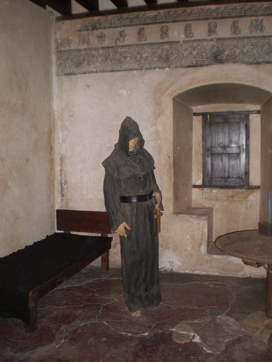 From his brain they grew, dark and ghostly, thick walls, whose windows bring  in a cold dawn. It had that mortal paleness of the hungry, of those condemned to a long fast.
#MostHauntedHouses #HauntedHouses #Rwanda #witch #witches #horror #literature #readers #read #art