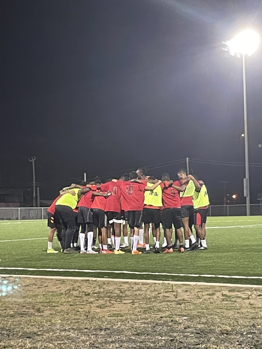 AyeYoDez_TMG's tweet photo. MY BOYS 💪🏾‼️ LEFT EVERYTHING ON THE PITCH -PLAYED AS A UNIT THROUGHOUT THE CONTROVERSY , COULDN’T BE MORE PROUD 🙏🏾 HEADS HIGH SAME SQUAD NEXT YEAR ! ❤️ #TeamDez #TwitterSweat https://t.co/xCh6P87rJg