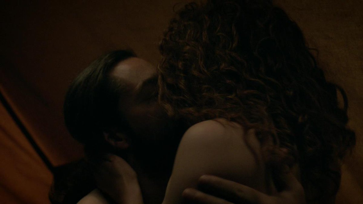 FanRankin's tweet photo. Very happy to point out that the beautiful #hands were so highly visible in #RogerAndBree #TentFun scene... Thanks @OutlanderOnline for the photo! https://t.co/MNkdQgdtgy