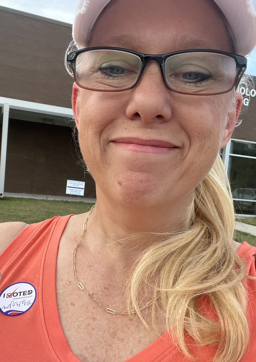 MrsKeelyLewis's tweet photo. Exercised my right to vote on this Sunday afternoon. 😊 Had to go put in my yes vote for the students of KISD! 2 days left for early voting. Do your research and go out to vote! It only took 5 minutes…no line! https://t.co/wEgM2Hcx8M