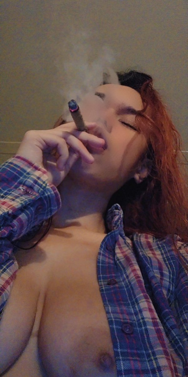 LiloKauhola's tweet photo. Kum smoke with me

#sellingcontent #contentcreator #sexy #CannabisCommunity #dildo #vibrator #Hawaiian #bbc #anal #fromtheback #FAP #WAP #titties https://t.co/wXP9y0Razz