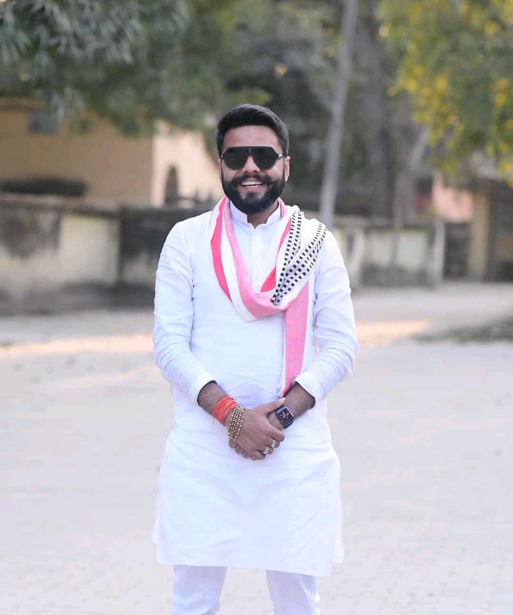itsakhand3030's tweet photo. युवाओं के प्रेरणाश्रोत,अपने अंदाज से लोगों के दिलों पर राज करने वाले,हमारे मार्गदर्शक,हरचन्दपुर विकास खण्ड के यशस्वी ब्लॉक प्रमुख बड़े भईया आदरणीय
@PiyushSinghRBL जी
#Panchvati #Harchandpur #Raebareli
#hamaraup https://t.co/m66pNDJNUB