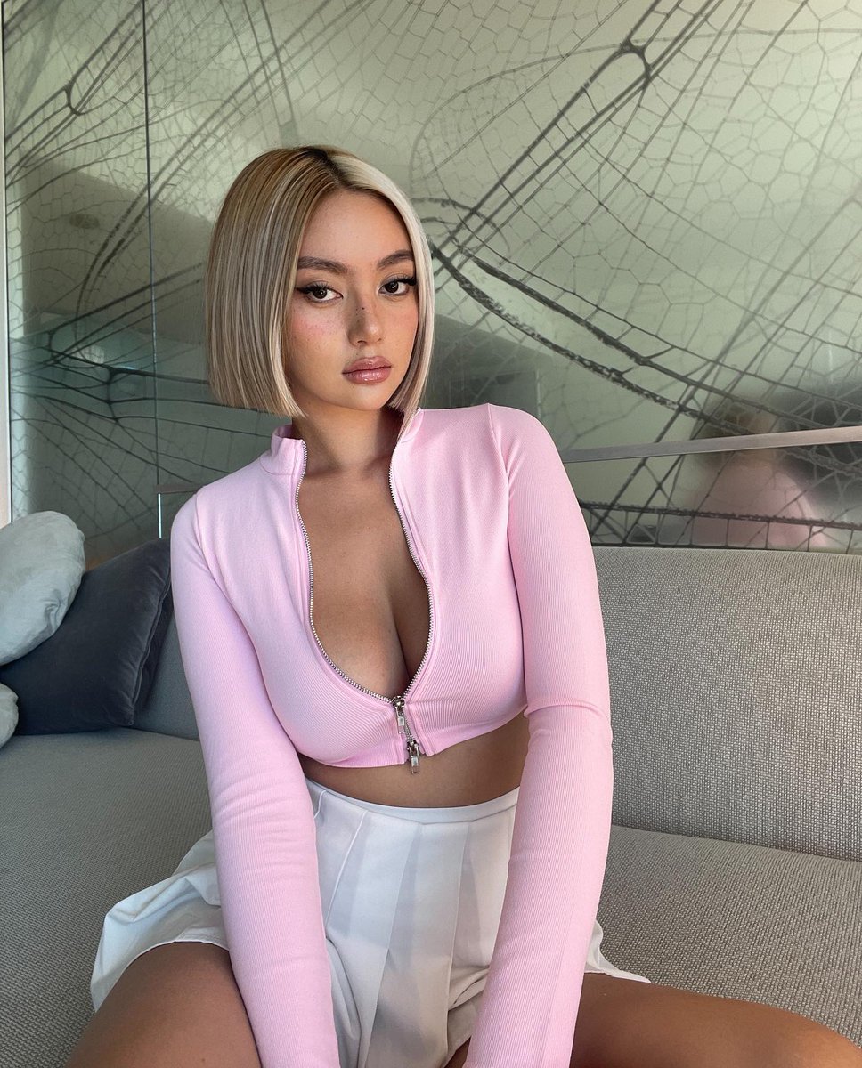 Sariah hart tweet media