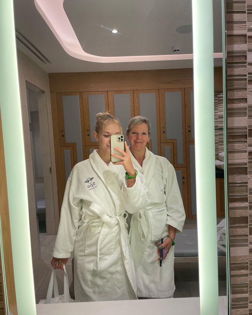 PaulaThomas14's tweet photo. Had the best time with my girl making memories @cardenpark #relaxation #cardenparkspa https://t.co/Wo3pZ4tzQq