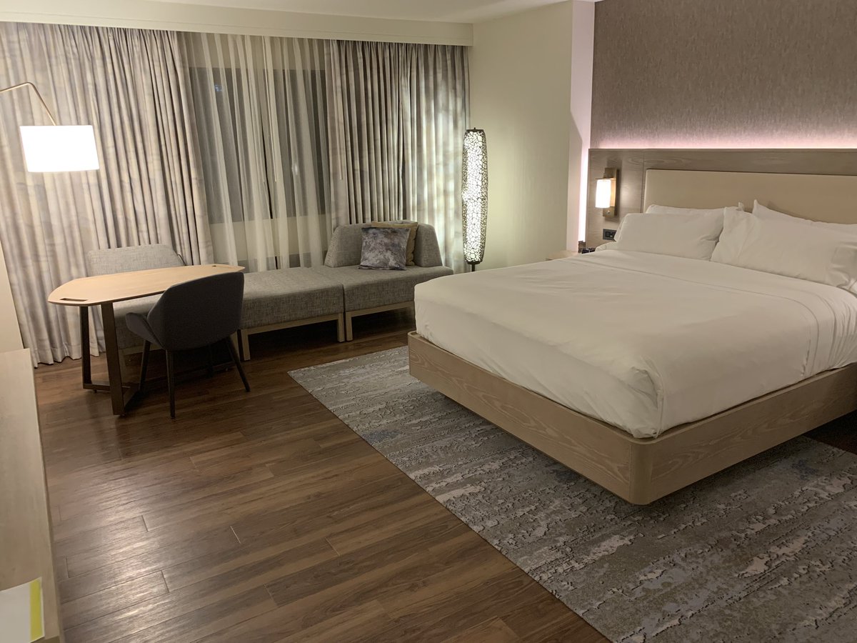 arlohemphill's tweet photo. I can’t tell you how many times I’ve had flight delays and airlines were like “not our problem” so it was amazing today when @united said “here have this room at the @Westin and we’ve already rebooked you on the next flight” #learningfromthepandemic?? https://t.co/adAhH6QfWL
