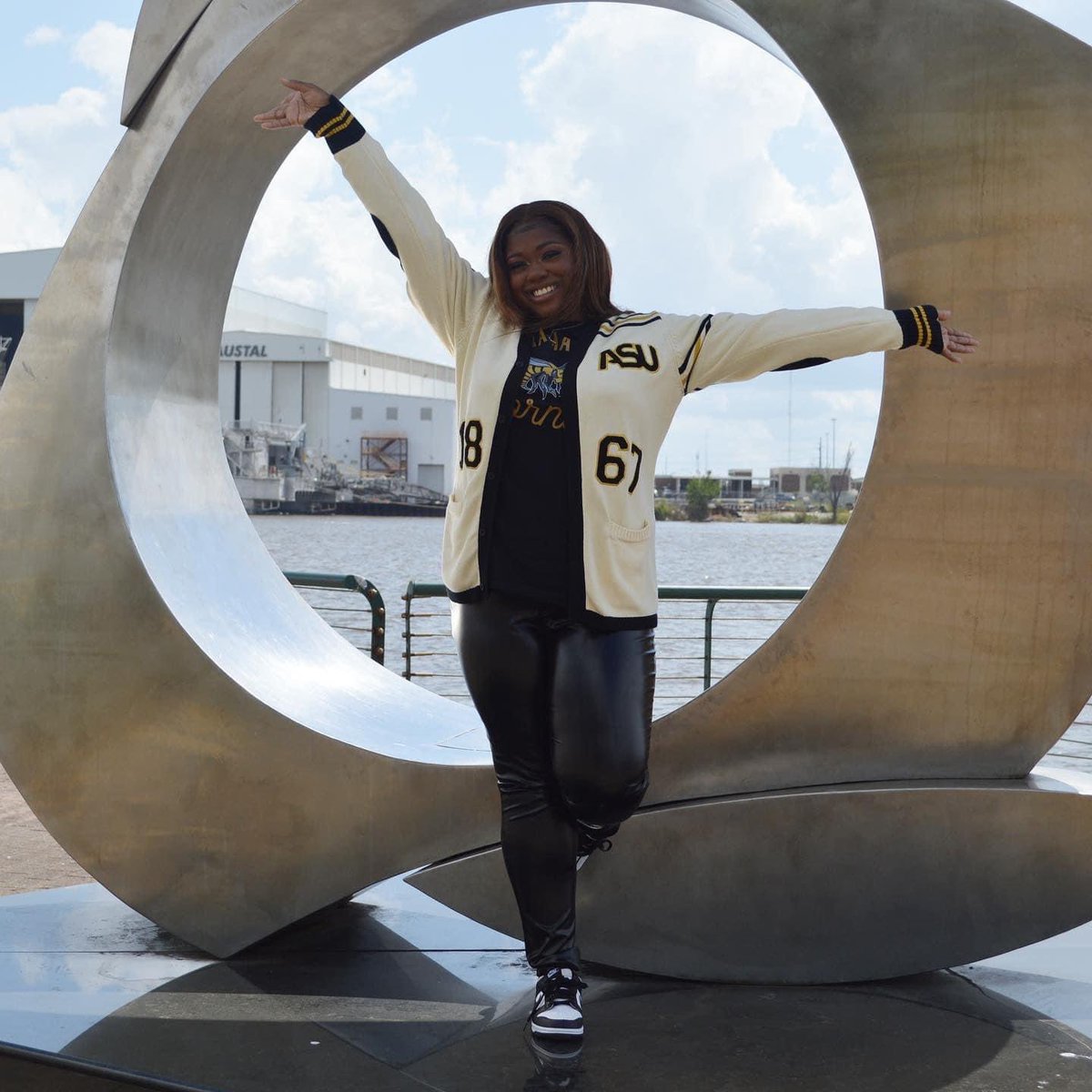 issaColeWorld3's tweet photo. Congratulations to my niecey pooh for being accepted into @ASUHornetNation Physical Therapy program! She’s also amongst 36 Seniors from @SaralandSchools who earned their CNA credentials!
Welcome to Hornet Nation boo!! #swarmas1 #myasu #Bamastate #scholor https://t.co/2O5CnHLzd6