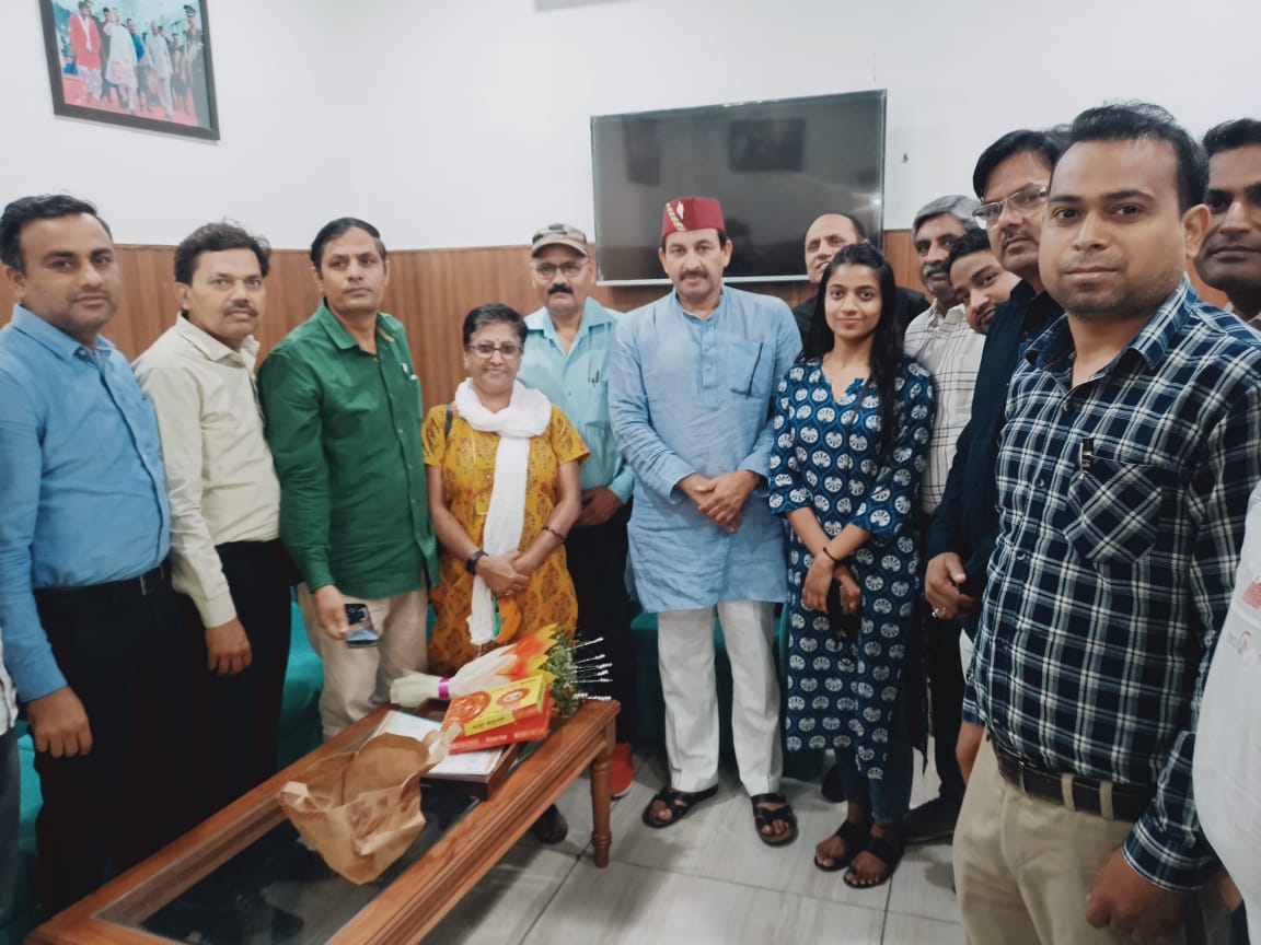 MCTA_RN_SOLANKI's tweet photo. @AmitShahOffice 
@BJPindia__ 
@BJP4Delhi 
@OfficeofJPNadda 
@siddharthanbjp 
@adeshguptabjp 
@htdelhi 
@TOIDelhi 
@IndianExpress 
@nihaljilive 
@SudamaNBT 
@DainikBhaskar 
@ANI 
@PTI_News 
@sharadsharma 
@NBTDilli 
@Panjabkeshri 
@24YT3 
@bajateyrahoo 
@Ramkinkarsingh https://t.co/6qlz3fZ58W