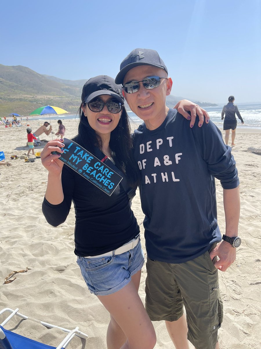 Vannuysstronger's tweet photo. Van Nuys CMG. Beach Clean Up. Making a difference and spending the day by the ocean #greatday #beachcleanup #cmg #vannuysstrong #gwr #growthwithrespect #callcenterfun #nakeadifference @GarciaBeProud @Pak_Org_ https://t.co/U8gC1mTq7K