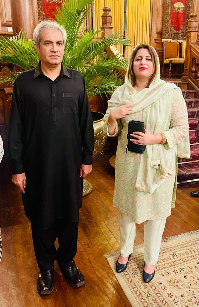 AbidaPti's tweet photo. مورخ لکھے گا کہ تاریخ میں ایک ایسا بہادر گورنر بھی ایا تھا جس نے وفاداری کی  مثال قائم کی https://t.co/3LHfW8kIit