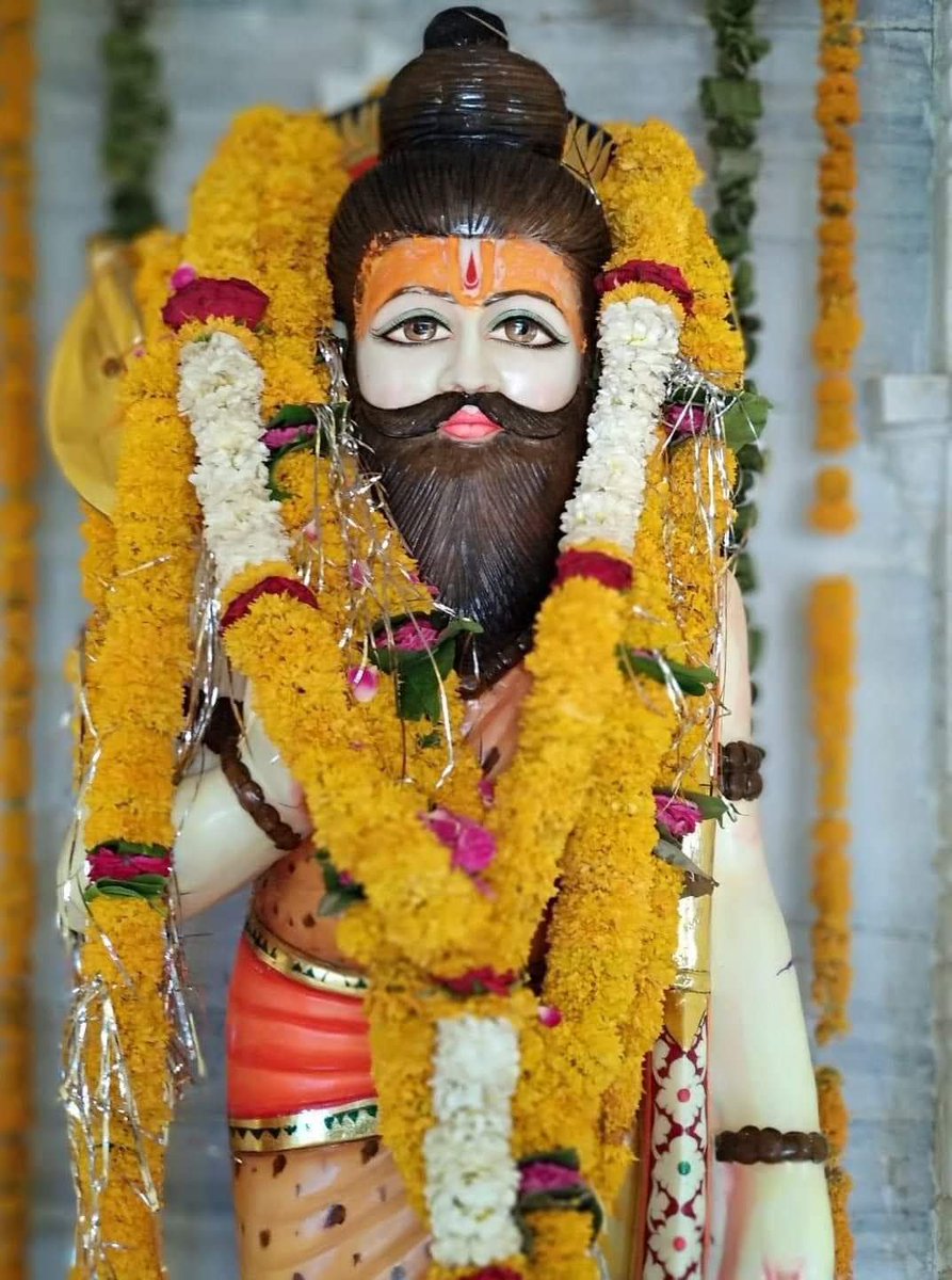 SandeepSharmaK9's tweet photo. हे विप्र श्रेष्ठ अब आप आकर,कोई उपचार करो।
भारत को पुन: प्रतिष्ठित,करने का आप विचार करो।

एक दिवस शेष "अक्षयोत्सव" के लिए..!!
आईए "एक राम-एक श्याम-एक परशुराम" के मंत्र को आत्मसात करे और ��र्म ध्वजा के वाहक बने..!

#जय_श्री_परशुराम https://t.co/VoMl7YxFrY