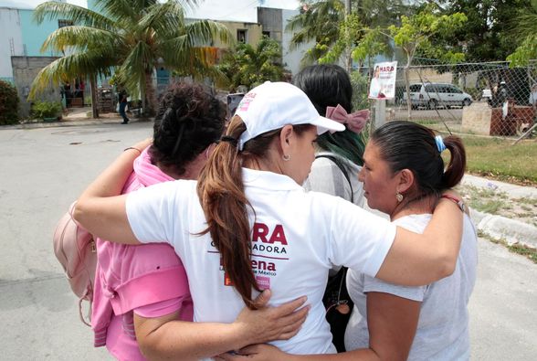 NBacalar's tweet photo. Ser mujer es sinónimo de lucha constante, y como pilares de nuestras familias, somos el motor de esta #CuartaTransformación. @MaraLezama #QuintanaRoo #BenitoJuárez #Cancún #Morena #MaraLezama #4T #México https://t.co/C9OuC4gjC3