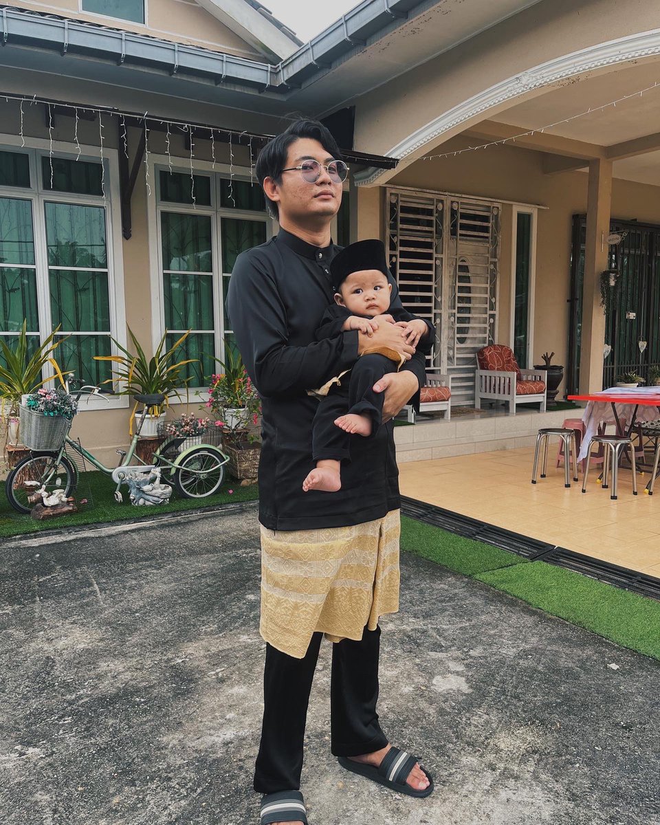 mohdhaszerin's tweet photo. Selamat hari raya 2022 https://t.co/gqQrjQ3COV