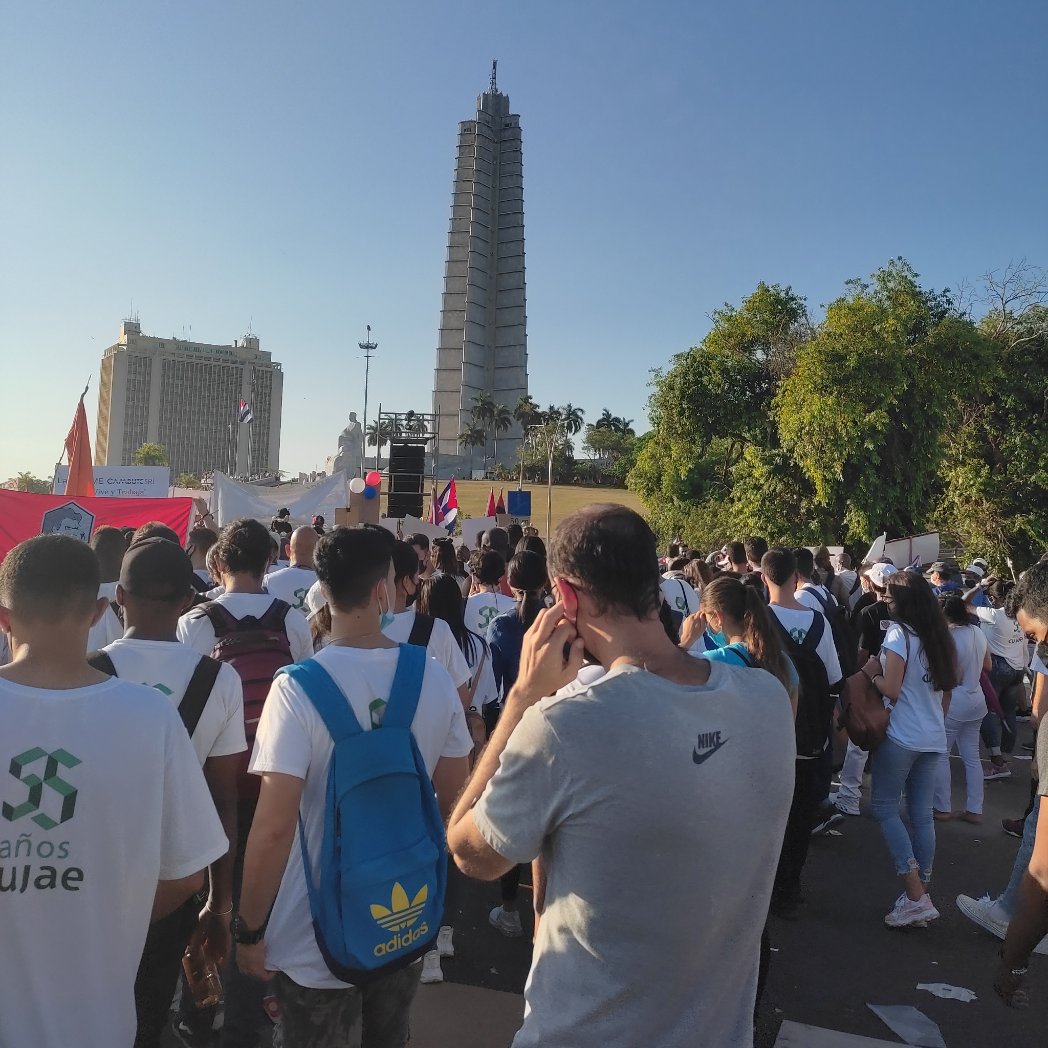 Como hace algún tiempo 👥, la <a href="/CujaeRedSocial/">Universidad Tecnológica de La Habana</a> estuvo presente en el #1roDeMayo. No sorprende el apoyo del pueblo a su Revolución, ni el de sus estudiantes a la Universidad. A pesar de las dificultades: "la Patria es ara y no pedestal"...

#CubaViveYTrabaja 

<a href="/CubaMES/">MES</a> <a href="/AlmaCujae/">Alma Cujae</a>