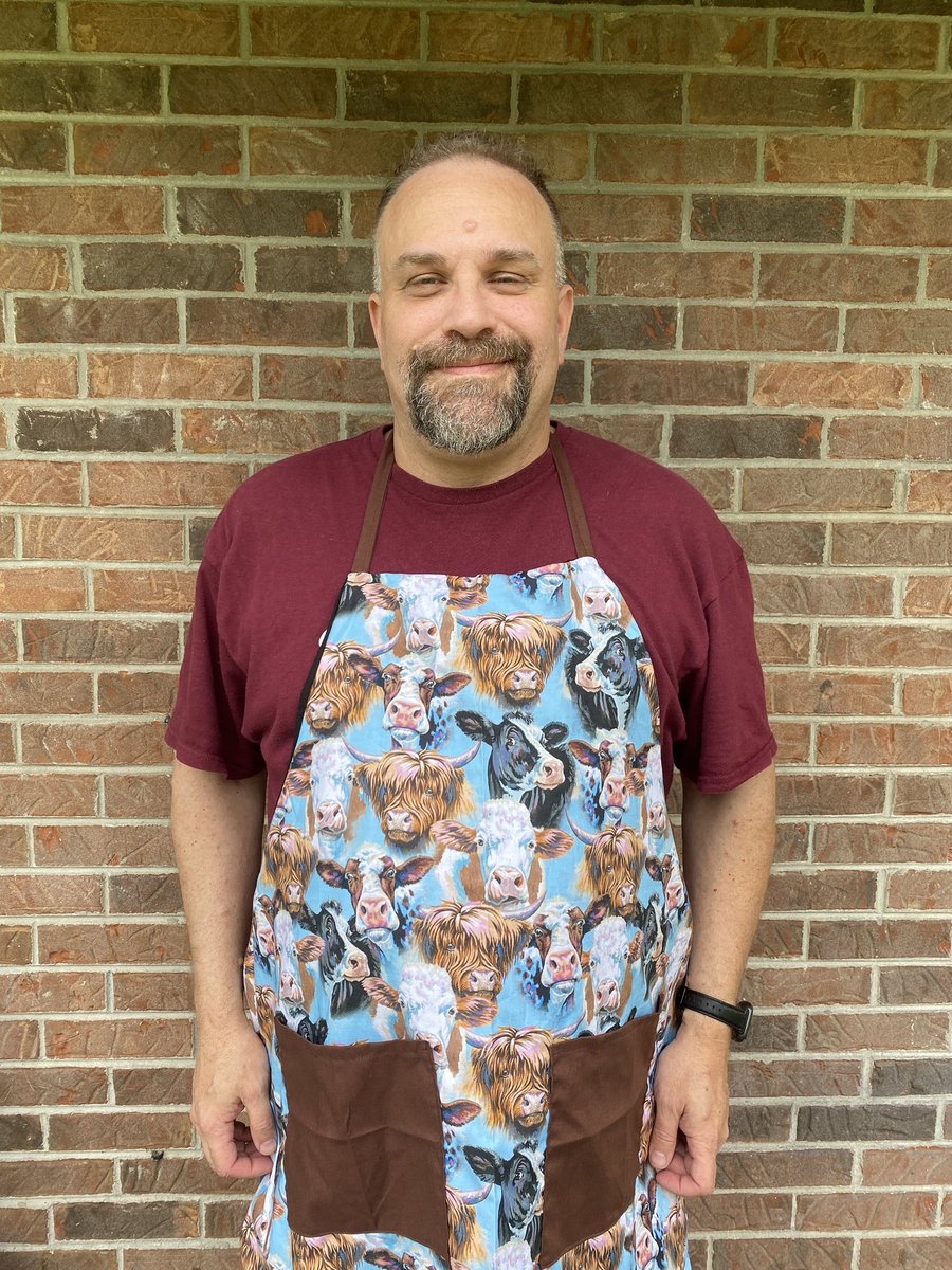 SteveSews2's tweet photo. Cow Faces Apron – this apron has various cow faces on it. #cow #cows #apron
#cowsofinstagram #cowsmakemehappy #cowsarecool #cowseverywhere #cowslife #cowselife #cattle #cattlefarm 
Read more: https://t.co/PHm9ahvla2 https://t.co/vV6uHOZjbs