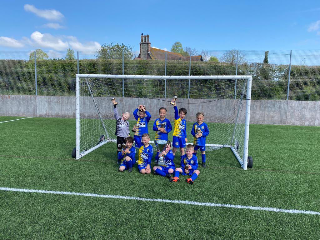 So proud of my Snodland Town FC under 7s for winning the cup. What a cracking game against king hill mustang. 3-2 win Snodland under 7s
