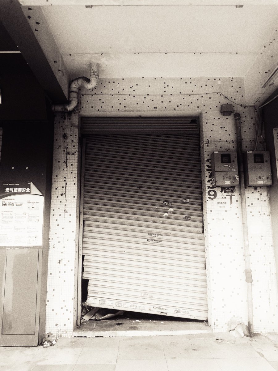 RobiSebi's tweet photo. You’re so ugly!
#photography #blackandwhitephotography #cityphotography https://t.co/T2vNeyPMEr