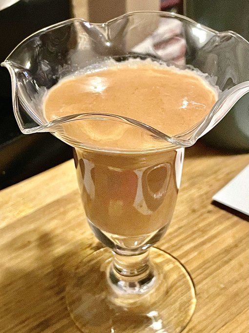 パフェ準備にかかってる 