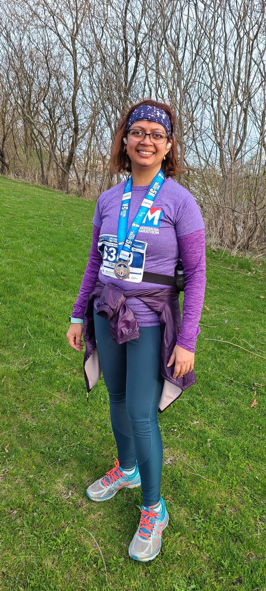 catherine2t's tweet photo. Mother Nature somehow always gives atleast 1 miserable day during the run weekend. The day of my 5k run day was beautiful, warm &amp; sunny. But 2k day was cold &amp; rainy. But it was fun weekend &amp; exciting to be back running in-person after 2 years of virtual run #mississaugamarathon https://t.co/ABe5xbEeYh