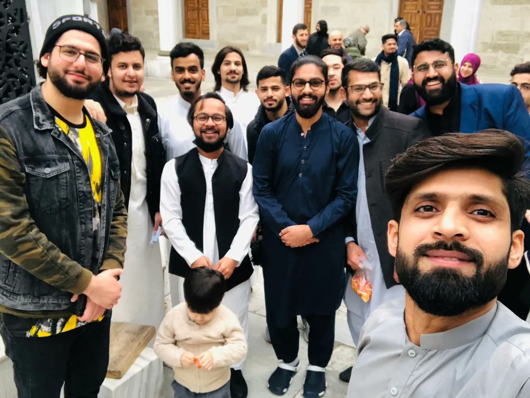 AbdullahZMir's tweet photo. Pakistani Students offered Ramazan prayer together at Valide-i Cedid Camii, Üsküdar.
#PakistaniStudentsinTurkey
#PakistaniStudentsinIstanbul
#PakistanTurkey https://t.co/1rb3O04nI0