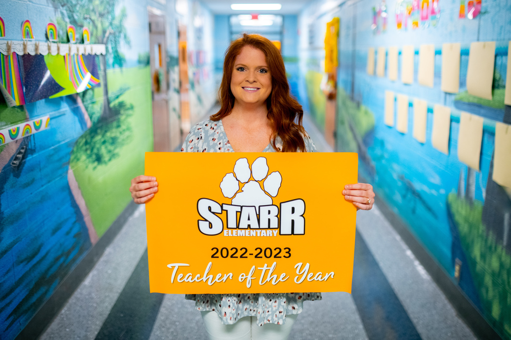 Congratulations to Starr Elementary's 2022-2023 Teacher of the Year, Mrs. Natalie Huitt! Mrs. Huitt is a 4th-grade writing teacher and has been teaching for seven years. Natalie is a passionate and loving teacher who always propels her students to excellence. 🎉