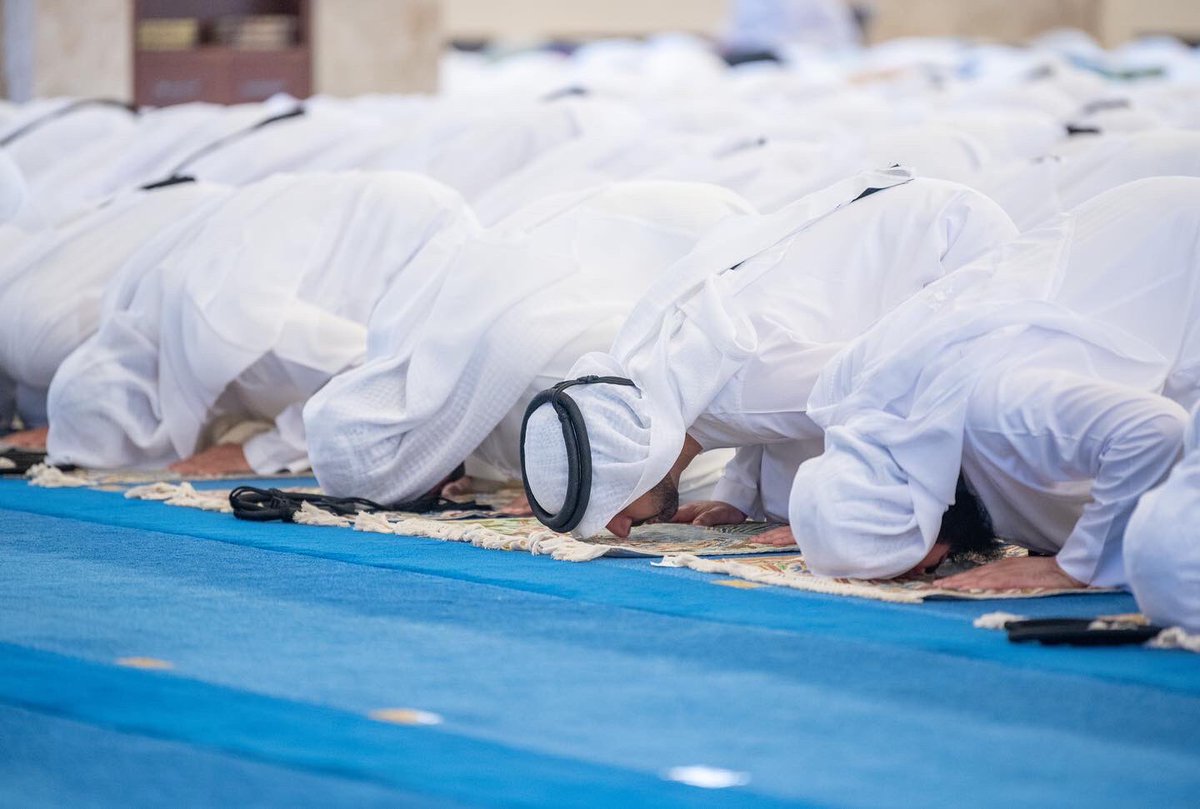 #حمدان_بن_محمد يؤدي صلاة عيد الفطر المبارك #دبي #الإمارات