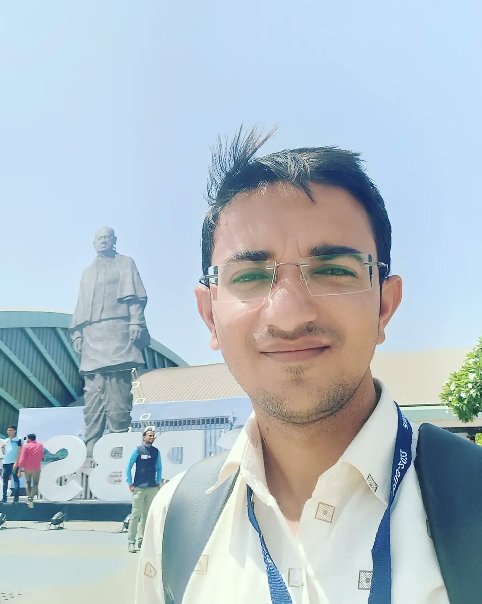 Haresh_abroad's tweet photo. સુરત ના સરસાણા ખાતે આયોજિત કરવામાં આવેલ પાટીદાર ગ્લોબલ બિઝનેસ સમિટ ને નિહાળવા નો મોકો મળ્યો અને તેની સાથે વિવિધ ક્ષેત્ર ના તજજ્ઞો દ્વારા પોતાના બિઝનેસ ને કઈ રીતે લોકલ થી ગ્લોબલ માર્કેટ તરફ લઈ જવાય તે વિશે ના માર્ગદર્શન નો લાહવો પણ પ્રાપ્ત થયો. (1/2)
#GPBS #Sarsana #Surat https://t.co/rc9qUJ2ZjM