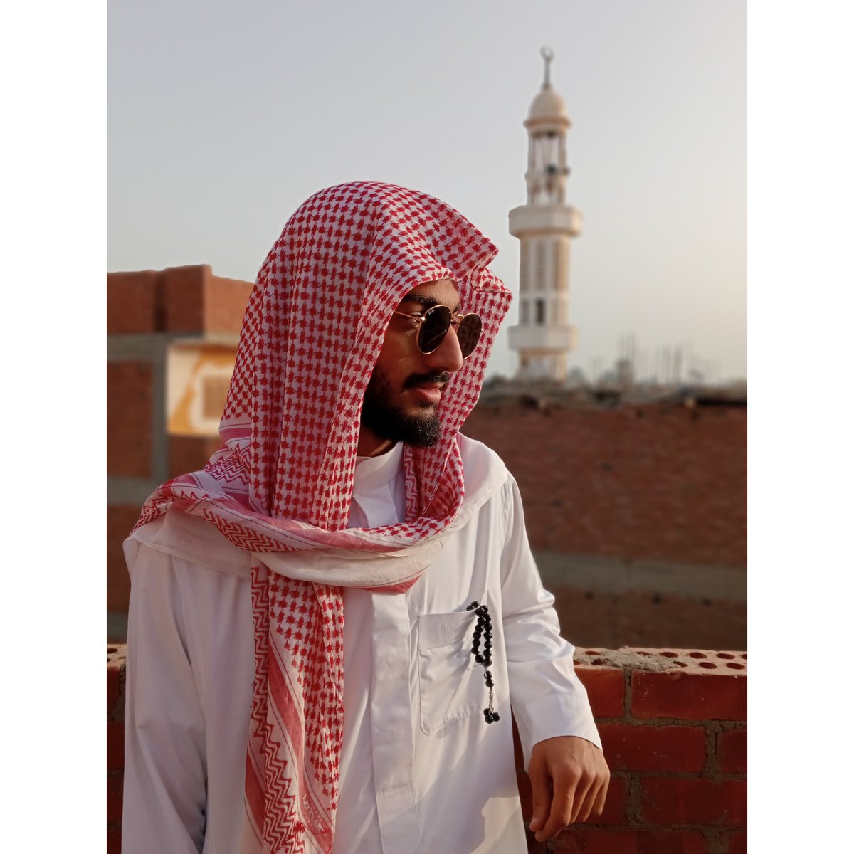 z_7zmn's tweet photo. حازم بن سيد القحطاني يهئنكم بحلول عيد الفطر المبارك اعاده الله عليكم بالخير والبركه😍🌷 https://t.co/ltLWaEUR4b