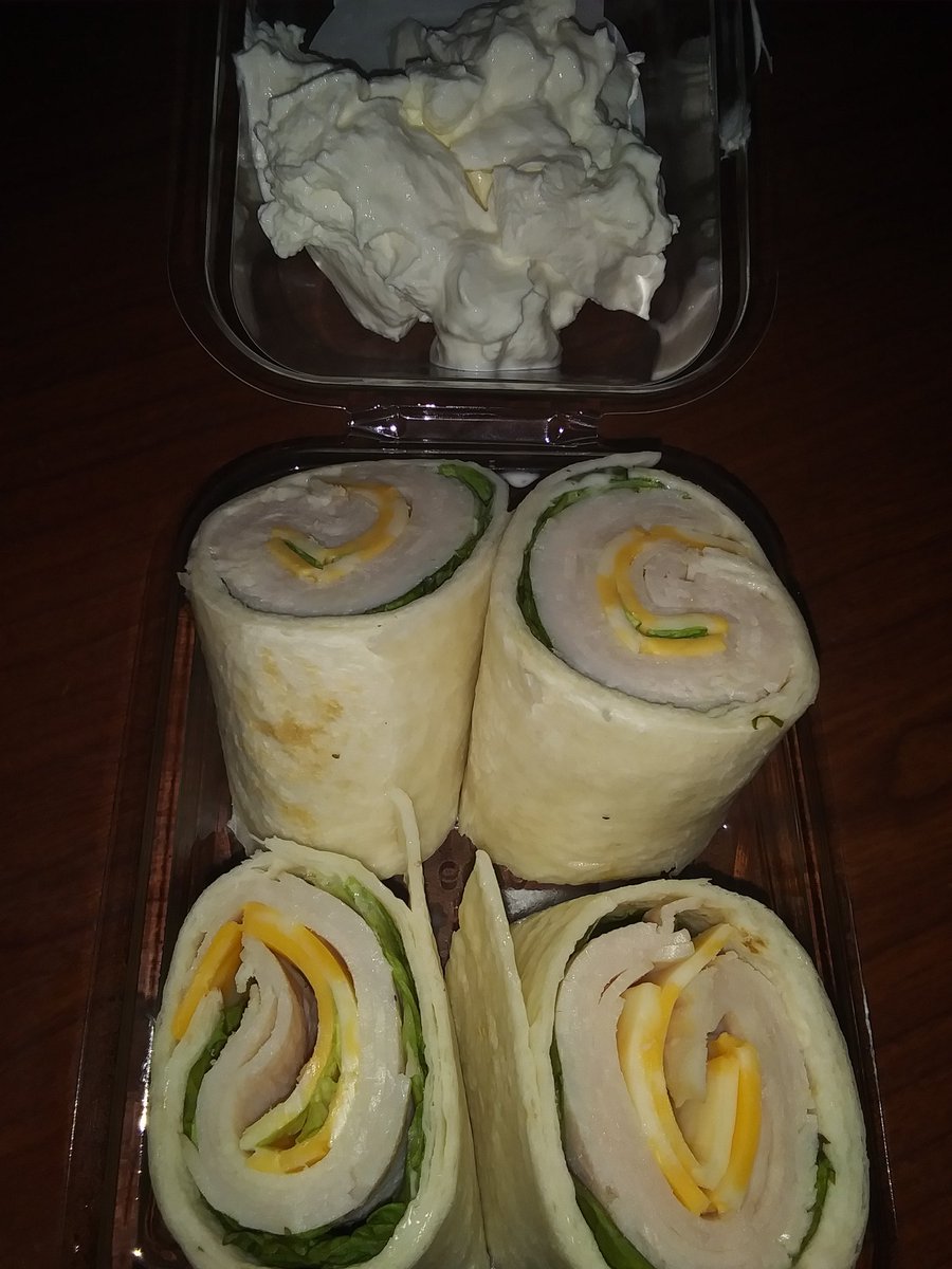 I'm watching Netflix, and I have turkey pinwheels with sour cream &amp; lemon in my southern sweet tea 

-r