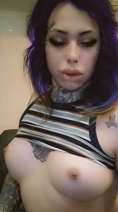 Everybody is beautiful and looking quite tasty I must say... looking at hair color atm💙 https://t.co