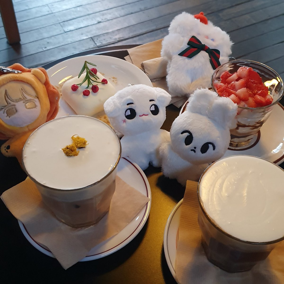 naniary_'s tweet photo. 인스타 사진                      트위터 사진 https://t.co/Upsb2FdQZ3