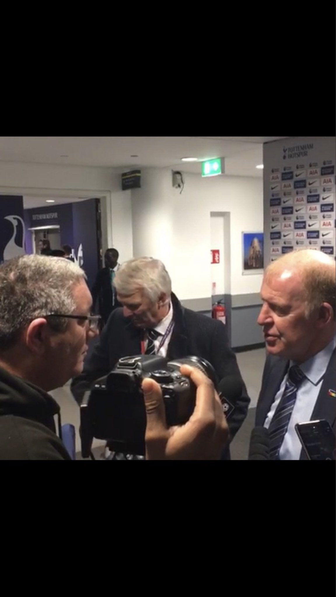 Happy 63rd Birthday former      midfielder Gary Megson have a great day my friend 