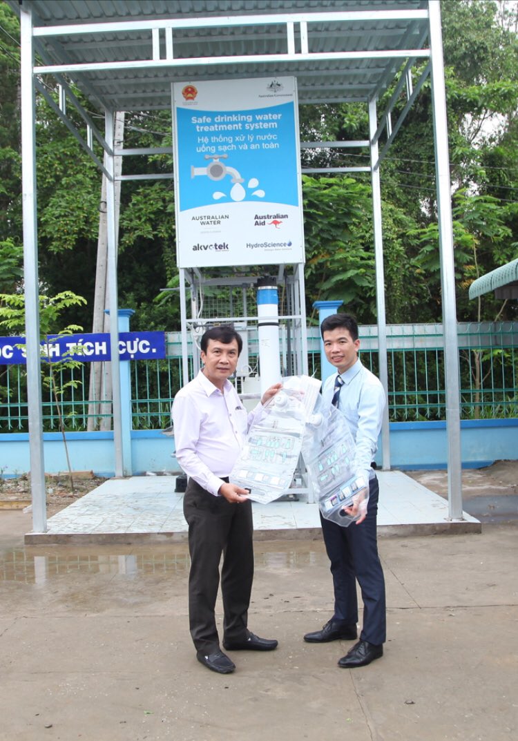 Amazing feeling to create something that saves lives 💧#safewater #Vietnam #disasteraid <a href="/puribag/">PuribagWater</a> <a href="/AustralianWater/">AWA</a> <a href="/dfat/">Department of Foreign Affairs and Trade 🇦🇺</a>