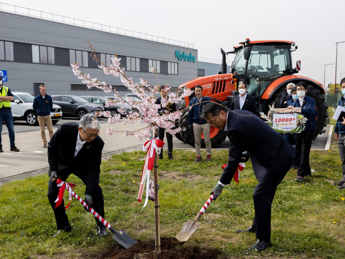 TatasEquipment's tweet photo. #Spring passes and one remembers one's innocence.🌱
#Summer passes and one remembers one's exuberance.🌻
#Autumn passes and one remembers one's reverence.🍂
#Winter passes and one remembers one's perseverance.❄️ https://t.co/sXEUgIV5sf