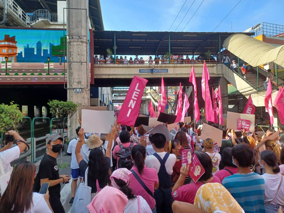 ABKatipunan's tweet photo. ICYMI: Members of Anakbayan Katipunan participated yesterday in this year's Mayo Uno at Araneta Coliseum

SAHOD ITAAS! PRESYO IBABA!
MANGGAGAWANG KONTRAKTWAL GAWING REGULAR!
URING MANGGAGAWA HUKBONG MAPAGPALAYA!

#MayoUno2022 
#NoToMarcosDuterte2022 https://t.co/6DZ8LV16RY