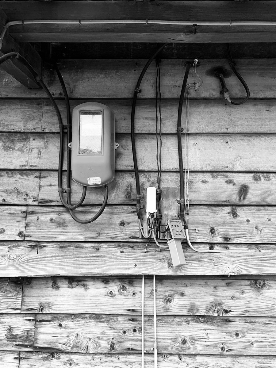 HiroTakeuchi's tweet photo. 主観的小景高知
Classic style house walls and Electric meter box.
The scenery of the suburbs of Kochi City in Japan from my point of view and the interesting parts.
#Classicstylehouse
#Wall
#Electricmeterbox
#monochromephotograph
#Monotonephoto
#Blackandgrayphoto https://t.co/nV0RdtgWYv