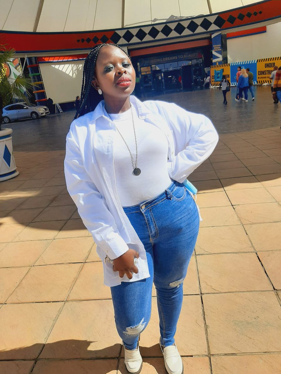 XoliswaPromise's tweet photo. @Carnival City #Exclusive white party https://t.co/4jVvgI8gAN