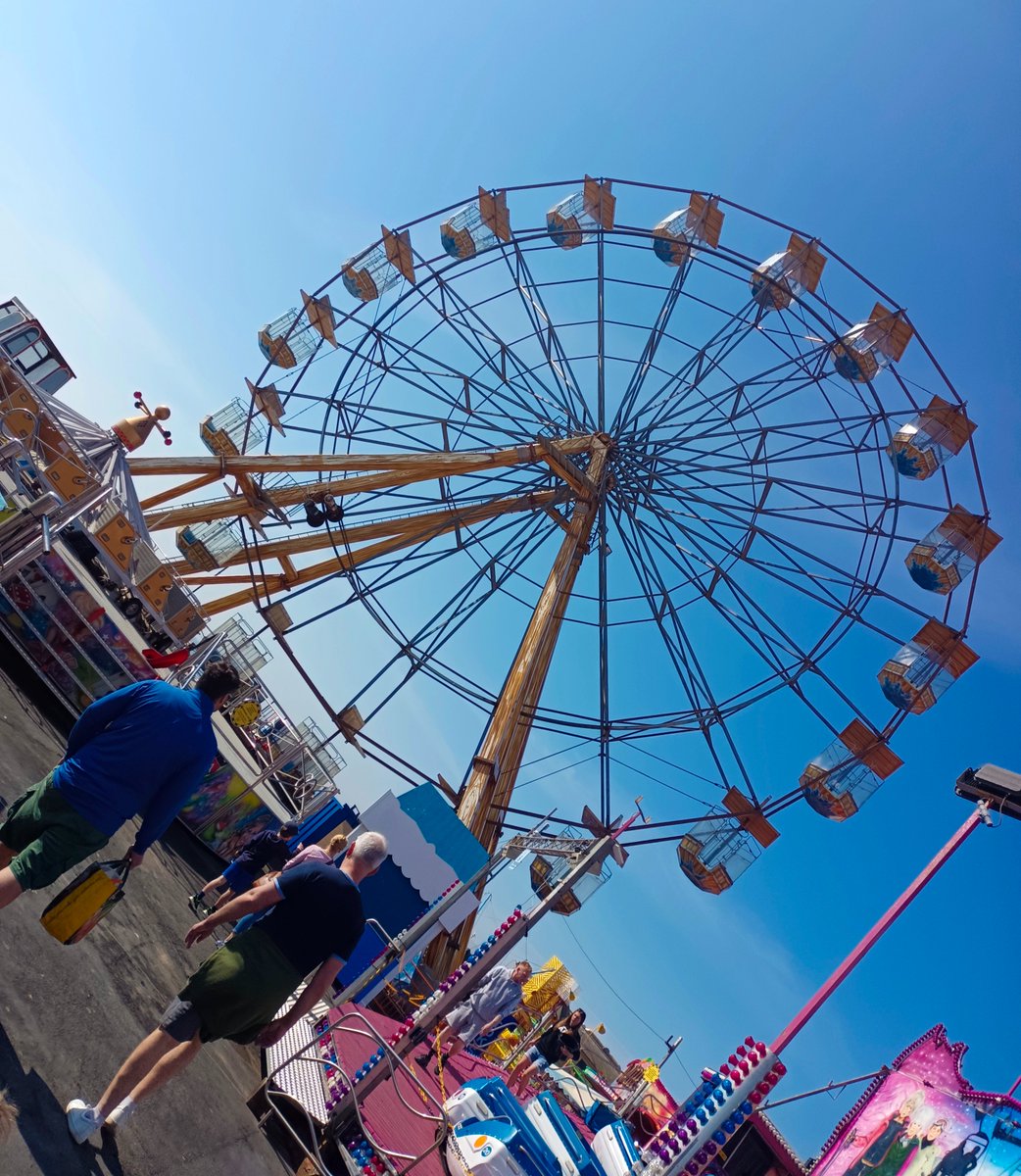 Leanne Teasdale tweet media