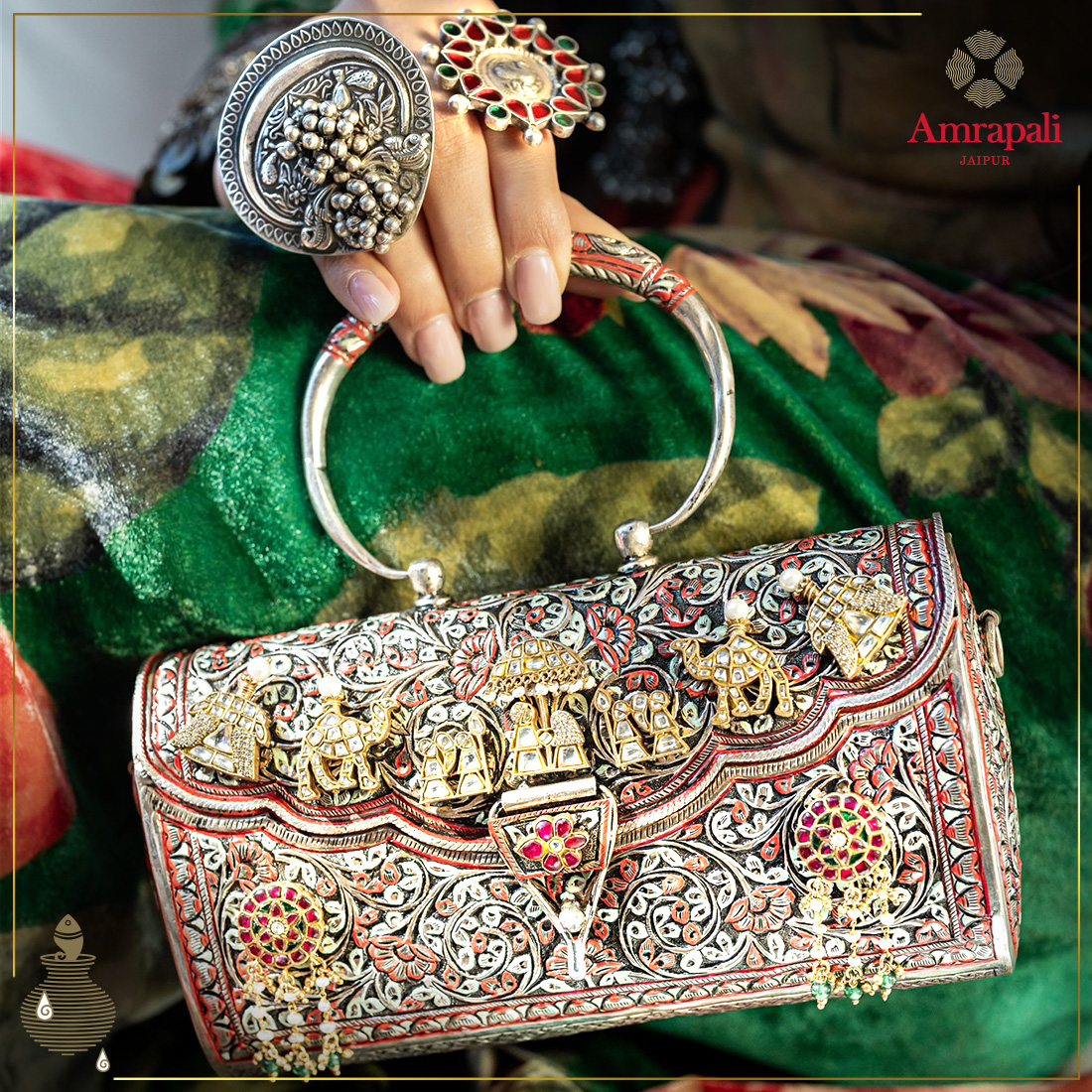 amrapalijewels's tweet photo. The hottest wedding accessory of the season is here, and we are drooling - our traditional silver bag with enamel and jadau work.
#AmrapaliJewels #FestiveAccessories #Handclutch #Sparkling #WeddingSeason #WeddingCollection #Classy #Luxe #WeddingBag #SilverBagvv https://t.co/M8hAhQ0Pon