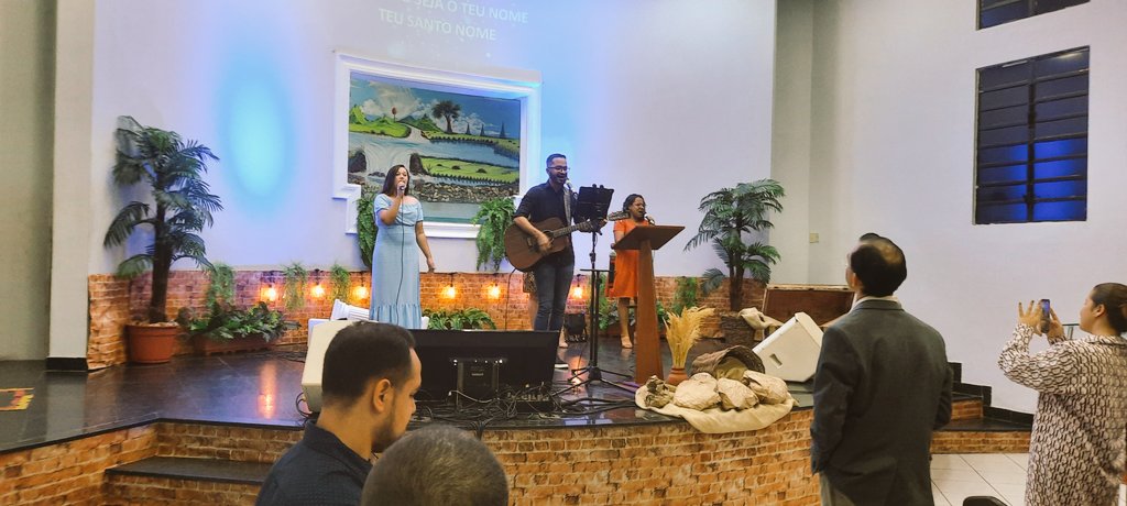 brunoncorreia7's tweet photo. Início da série: BÍBLIA FÁCIL ARQUEOLOGIA, na IASD Central de Fortaleza-CE, com a participação do @gilbertotheiss uma benção! 
Tivemos ainda, momentos sociais com nossa juventude e visitação a uma especial família de nossa comunidade de fé hoje.
#discipulandomais https://t.co/EypJyOUXBf