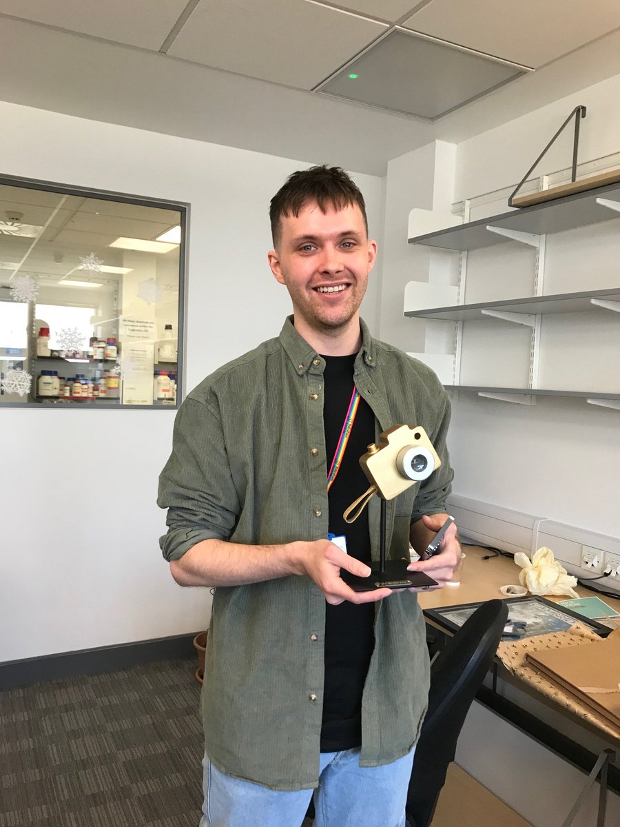 MAChristoLab's tweet image. The Walmsley Shot will be awarded each year to a member of the #MACLab for the best #microscopy image or video.

Here is Rob with his award