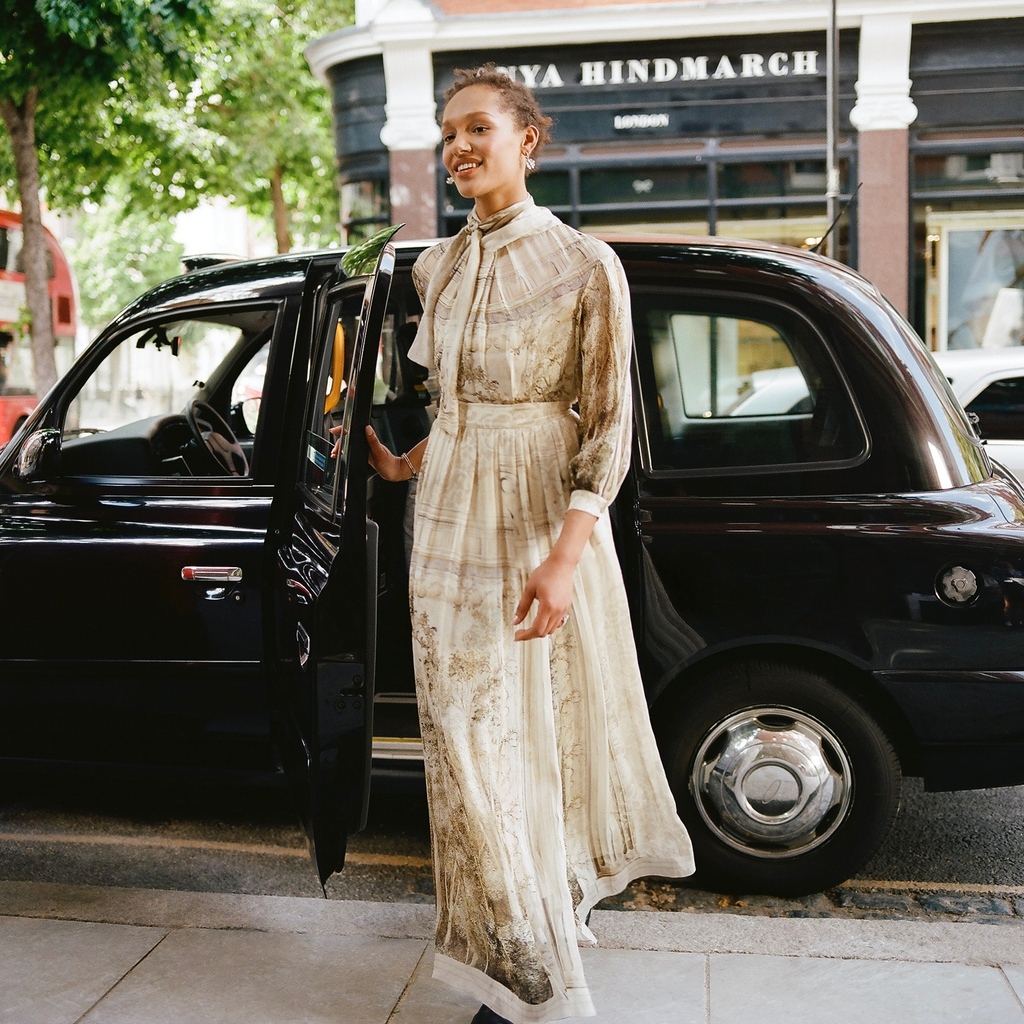 Nothing quite compares to a day on #Sloane. Hail a cab and visit us this Bank Holiday Monday to experience a plethora of luxury boutiques, delicious eats and world-class galleries. #KensingtonandChelsea #DiscoverLondon