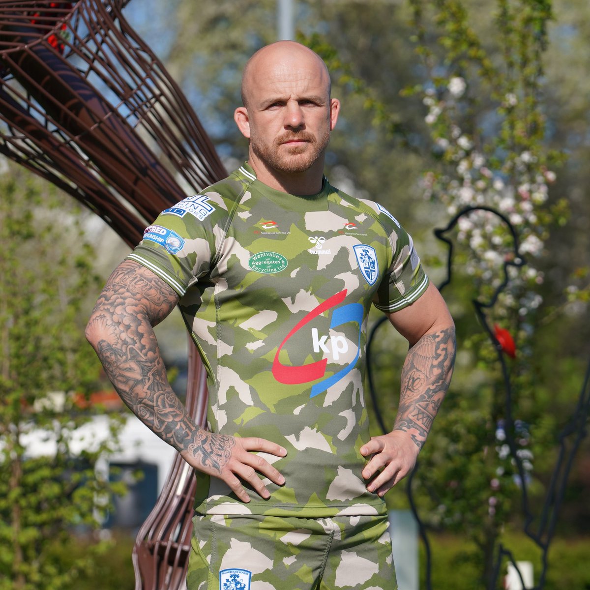 FevRoversRLFC's tweet photo. 🪖 𝙎𝘼𝙇𝙐𝙏𝙀 𝙏𝙊 𝙎𝙀𝙍𝙑𝙄𝘾𝙀 

Introducing our brand new 2022 Summer Bash Jersey which pays tribute to our servicemen and women. 

🛒 Now available to pre-order with money from every purchase being donated to Help for Heroes: https://t.co/weEIGmaRfV

#UTR | #BlueWall https://t.co/D1hNGojf7I